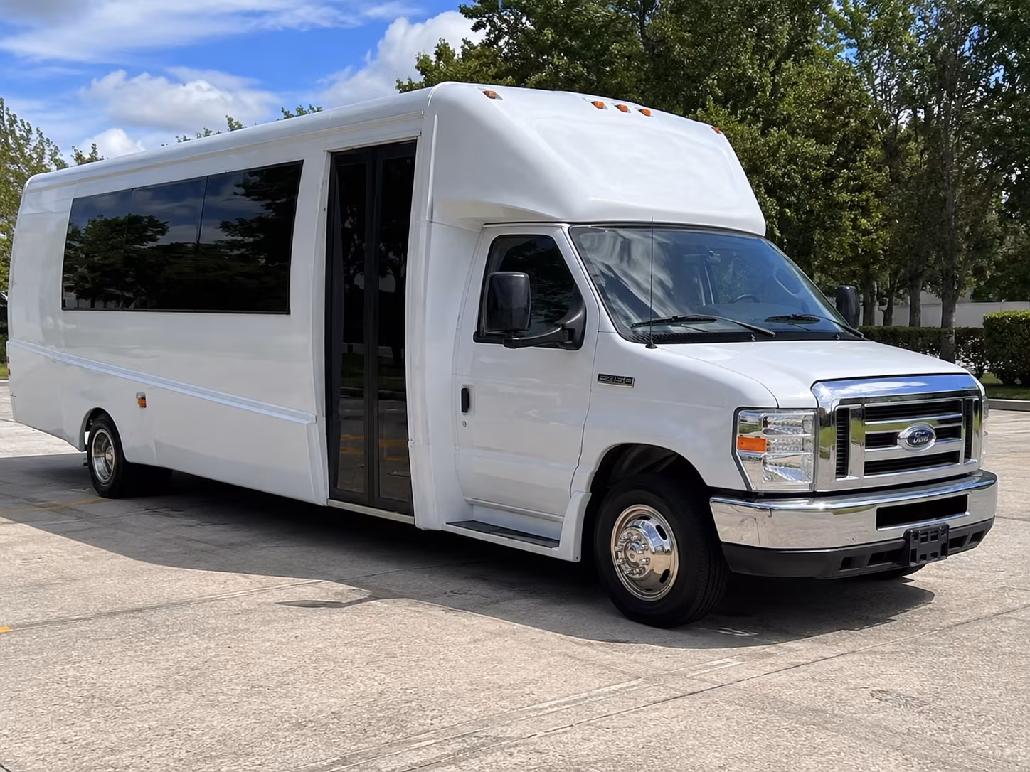 Stockton Birthday, Sweet 16, & Quinceañera Transportation onboard seating